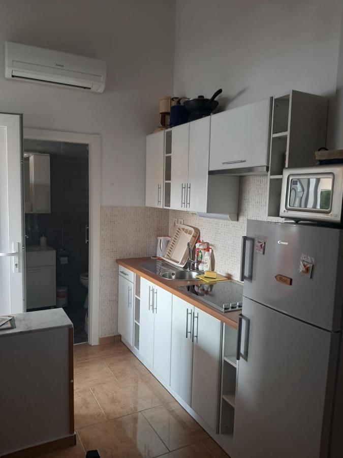 Apartment Enis Barbariga Exterior photo